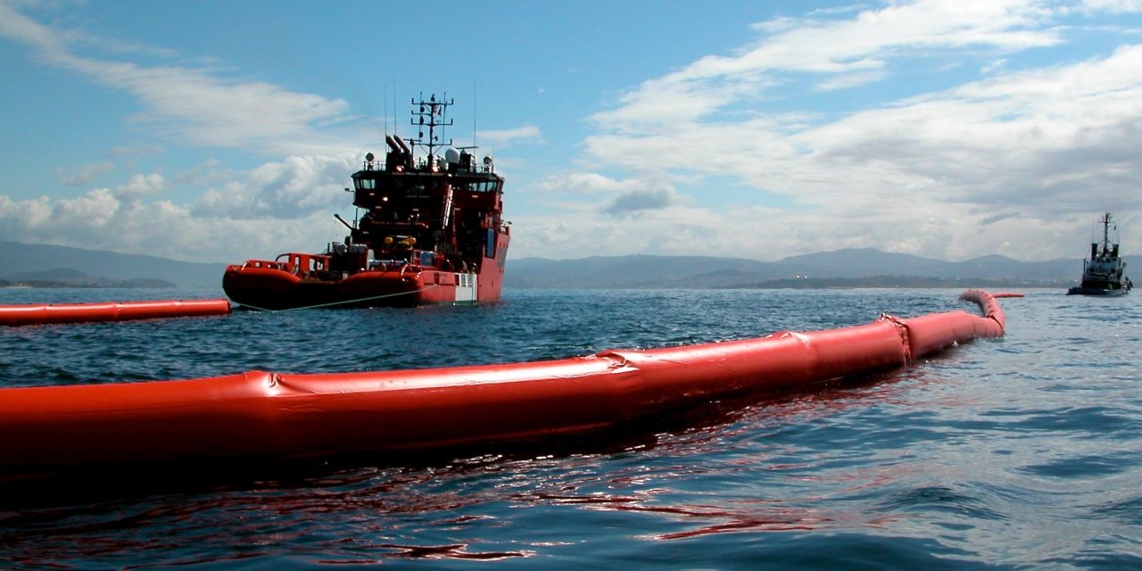 Navire de récupération des nappes d’hydrocarbures